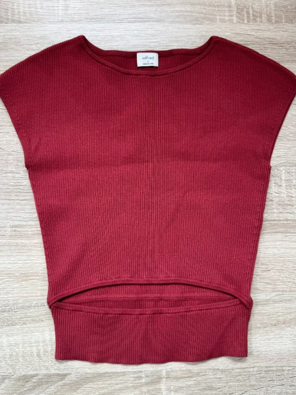 Aritzia Wilfred Knit Cut-Out Top Yacine Red Small